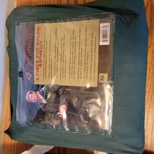 2pc NorthEast Outfitters RainSuit NEVER OPENED